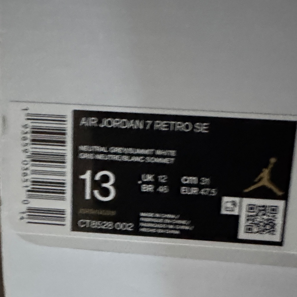 Jordan 7 Retro SE in Gray and White